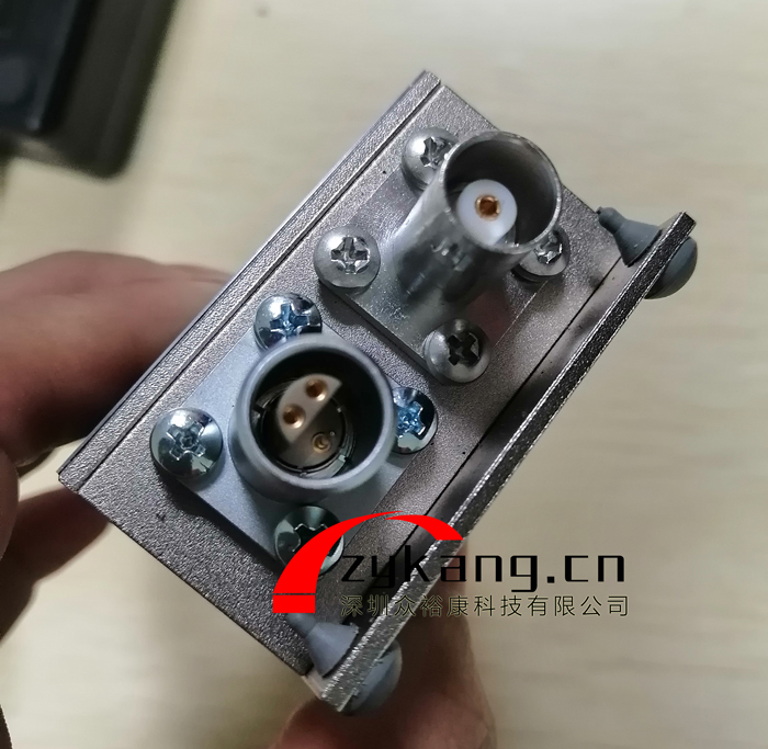 FEMTO HVA系列寬帶電壓放大器，HVA-10M-60-F前置放大器接品